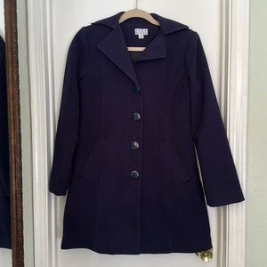 Joan rivers navy blue coat size xxs. 93% polyester 5% rayon 2% spandex